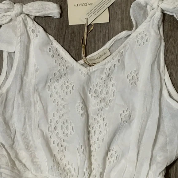 ❌❌❌SOLD❌❌❌. Off white blouse 🤍 - Picture 2 of 4